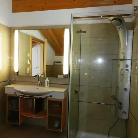 Gletscherblick- Appartement-fewo- Dusche Oder Bad- Wc 10-bettwohnung By Interhome